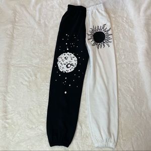 SHEIN black and white jogger with design Sz XS ⭐️